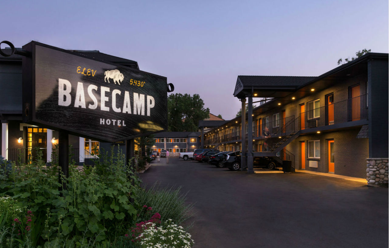 Отель Basecamp Боулдер Экстерьер фото